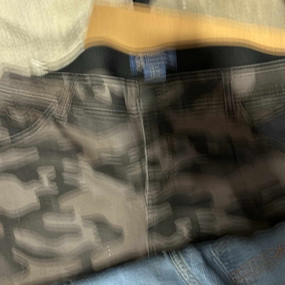 Box full of Plus size women’s pants - Picture 9 of 12